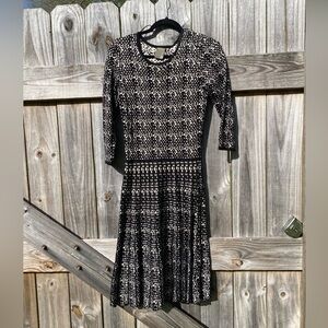 TAYLOR Black and Cream Patterned sweater Dress -Size S